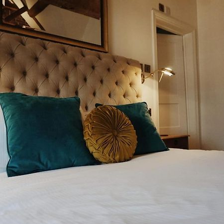 Upstairs At 33 - Self Check In Boutique Accommodation In Worcester Centre Eksteriør billede