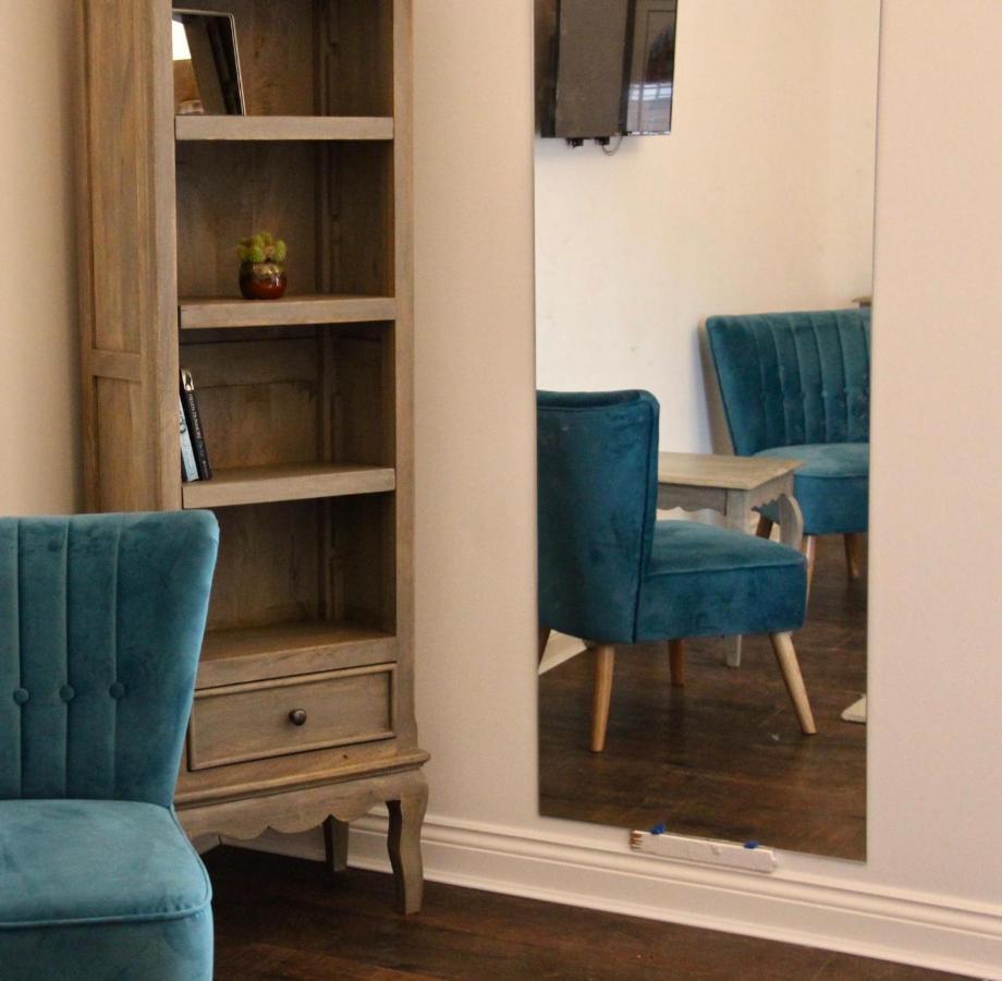 Upstairs At 33 - Self Check In Boutique Accommodation In Worcester Centre Eksteriør billede