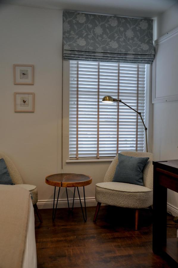 Upstairs At 33 - Self Check In Boutique Accommodation In Worcester Centre Eksteriør billede