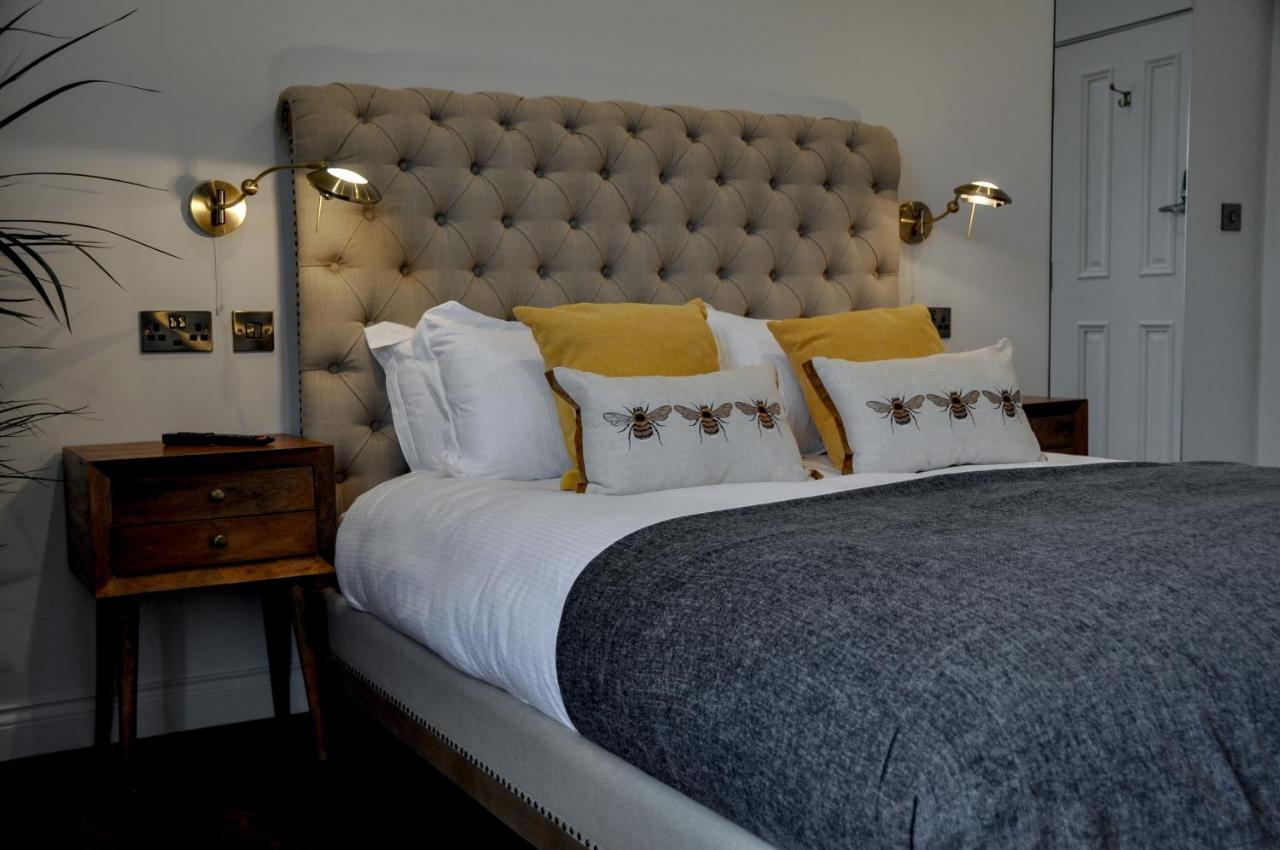 Upstairs At 33 - Self Check In Boutique Accommodation In Worcester Centre Eksteriør billede