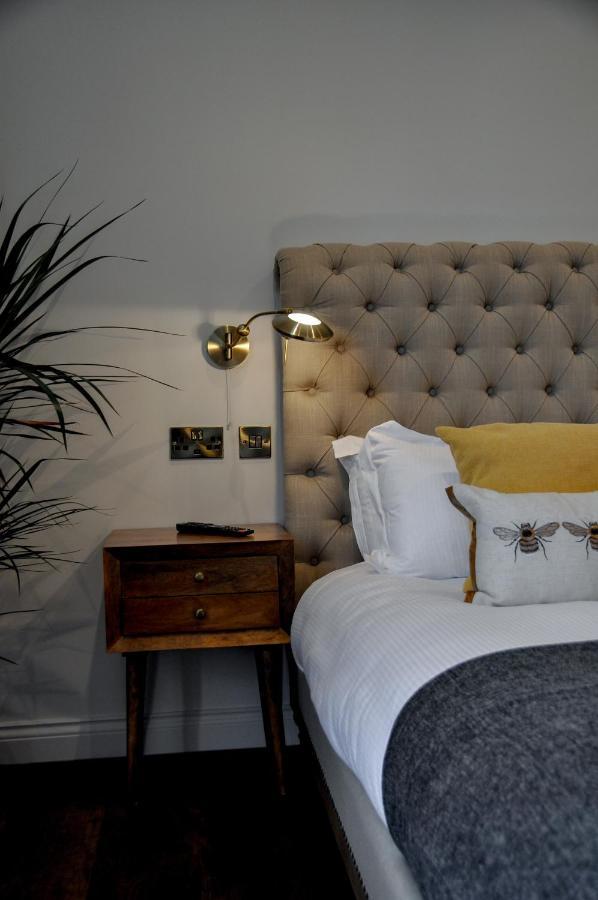 Upstairs At 33 - Self Check In Boutique Accommodation In Worcester Centre Eksteriør billede