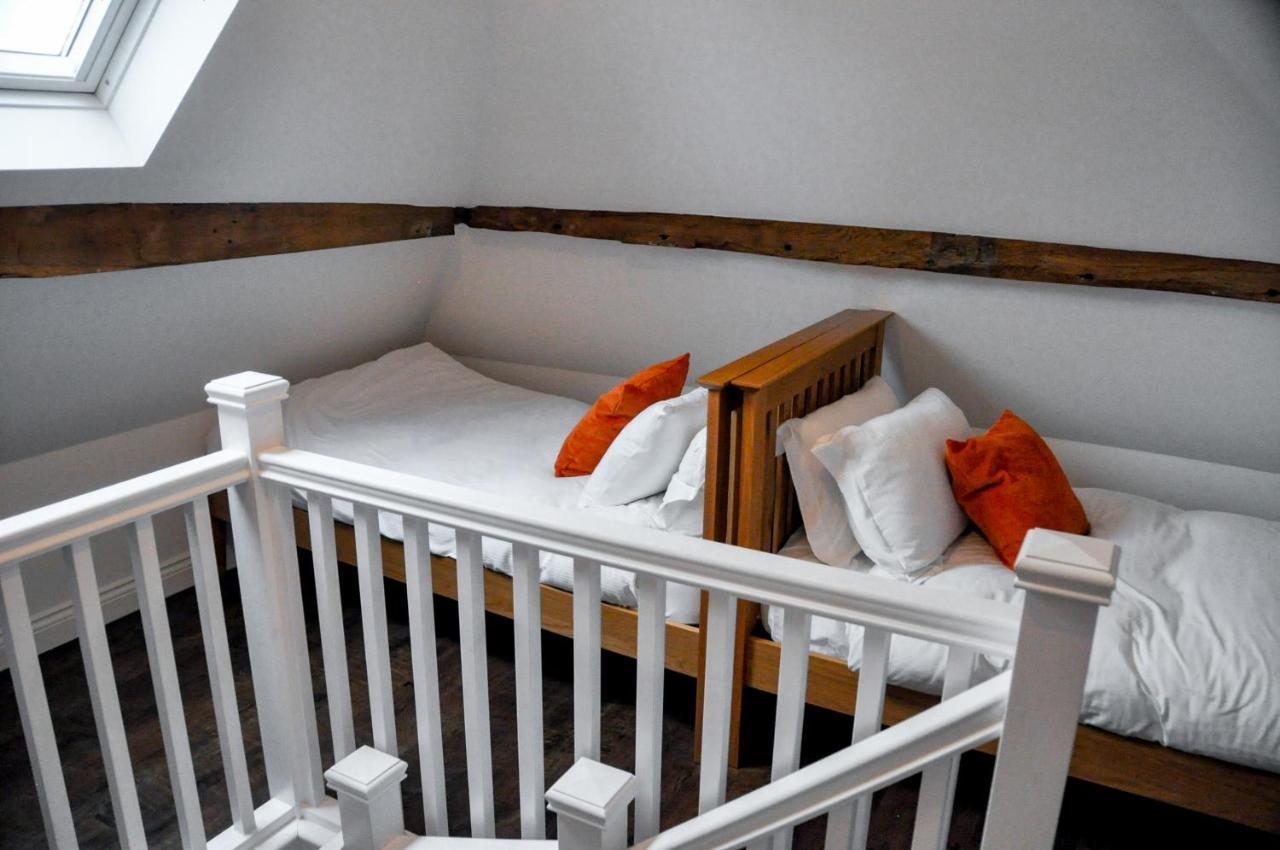 Upstairs At 33 - Self Check In Boutique Accommodation In Worcester Centre Eksteriør billede