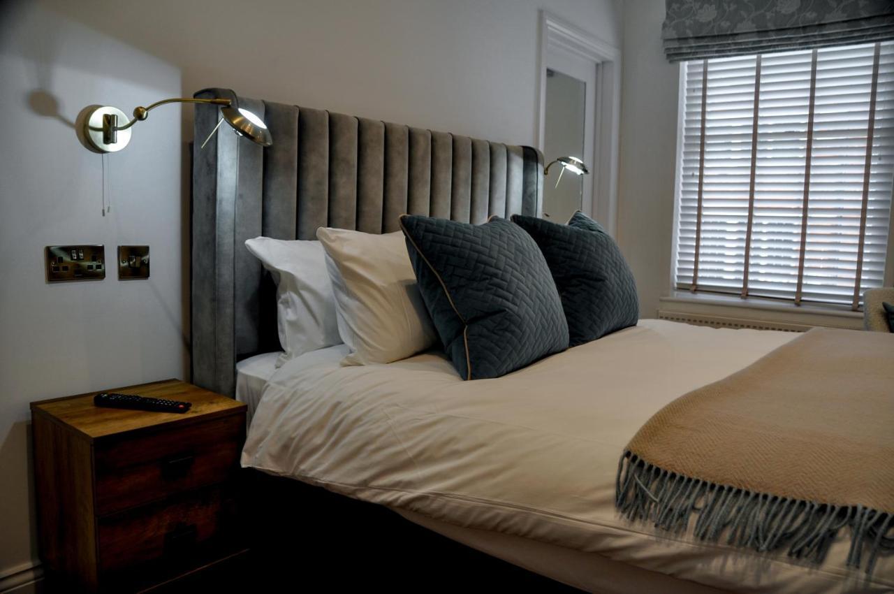 Upstairs At 33 - Self Check In Boutique Accommodation In Worcester Centre Eksteriør billede